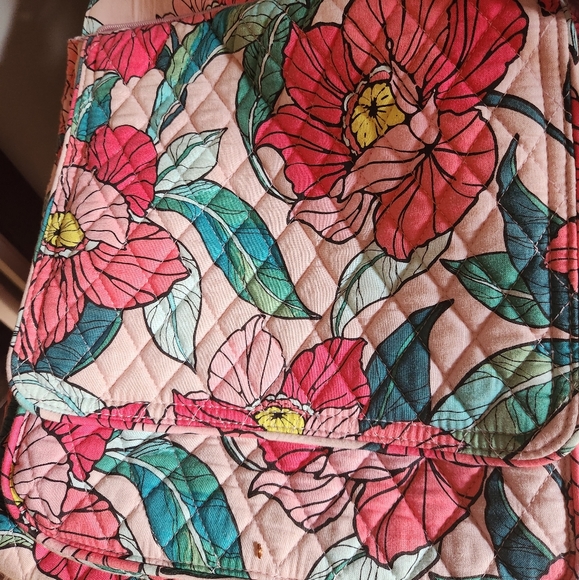 Handbags - Vera bradley floral pink mailbag